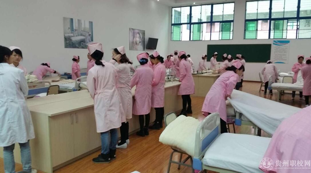 女孩子学什么技术好？，保定中专学校