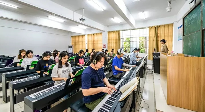 廊坊市城轨交通技工学校招生简章